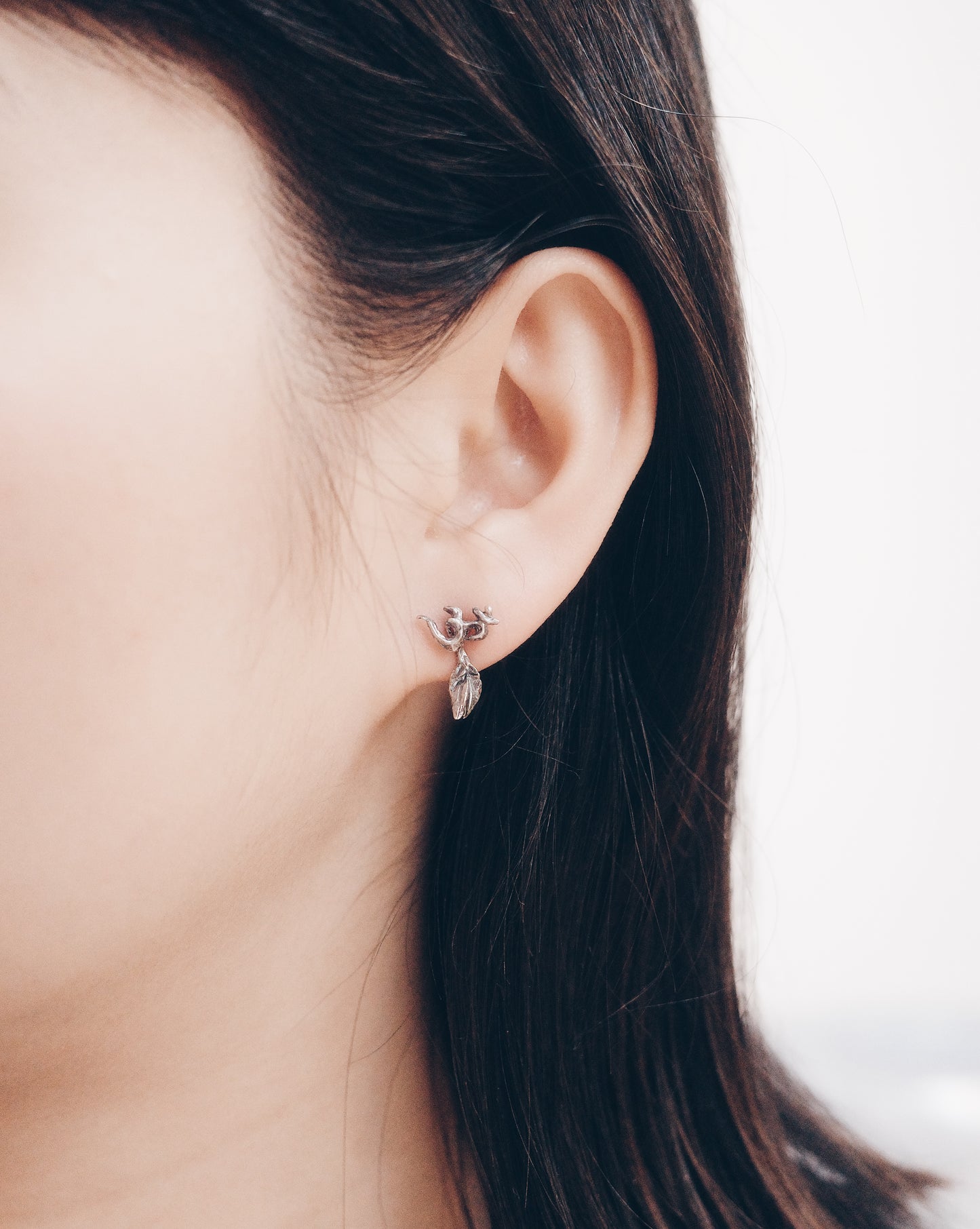 Mini ॐ + Leaf Earring (Detachable)